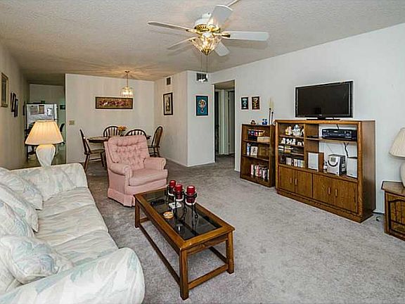 4th image of 2358 Ecuadorian Way APT 38