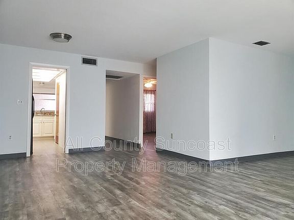 4th image of 5150 10th Ave N Unit 106-5150-1