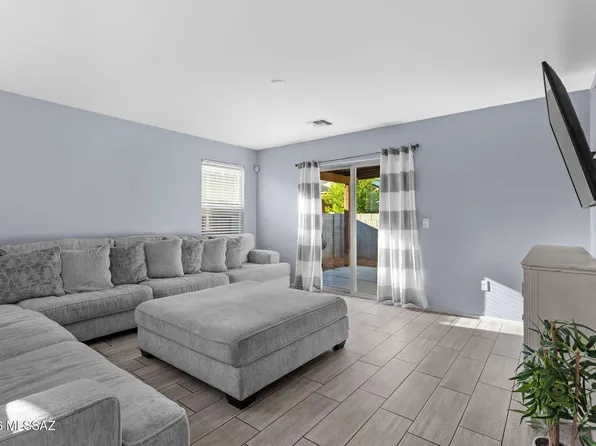 7570 E Kinnison Wash Loop, Tucson, AZ 85730