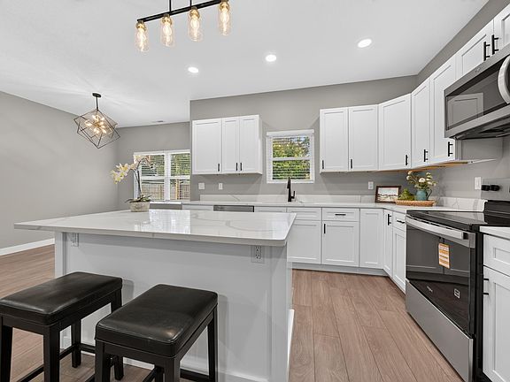 3rd image of 302 W Canal St