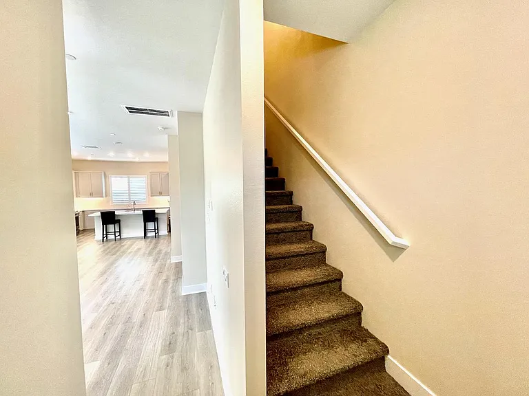 1692 Enterprise Dr — Photo 21