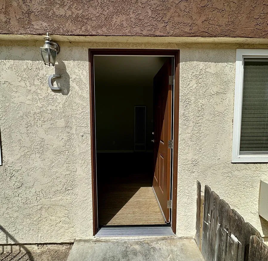 1025 Georgia St — Photo 2