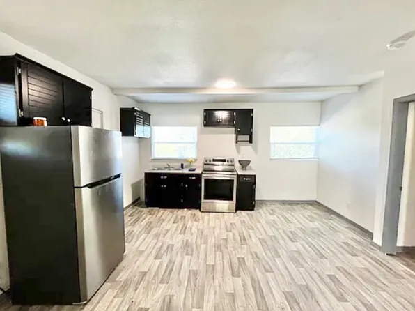 601 Avondale Ave #4, San Antonio, TX 78223