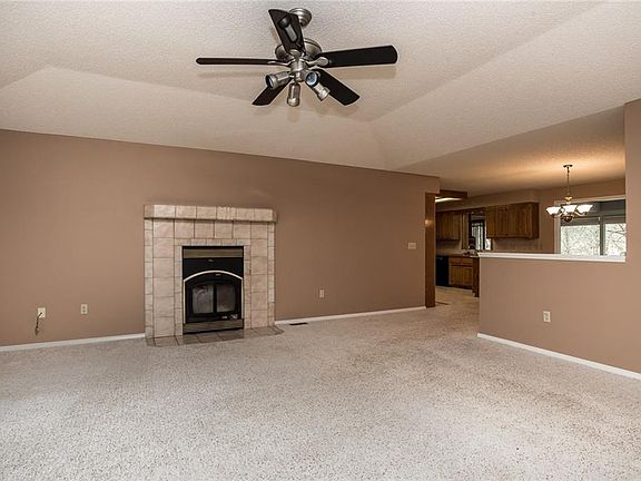 2nd image of 1 Sunderland Ln