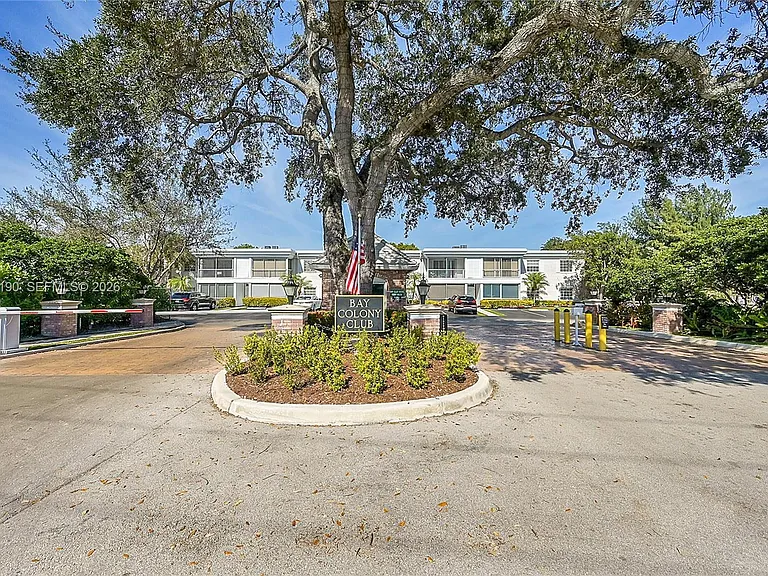6273 Bay Club Dr #2 — Photo 21