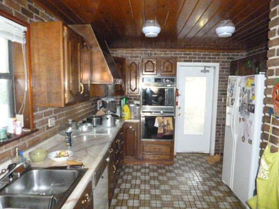 3rd image of 3450 S Lake Dr