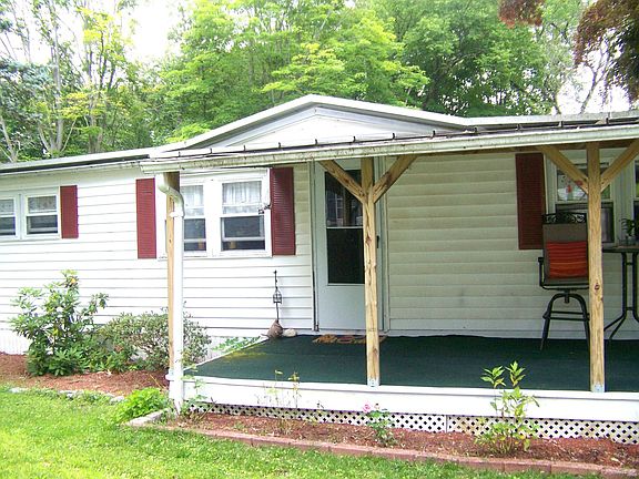3 Bd 1-1/2 Ba Double Wide!