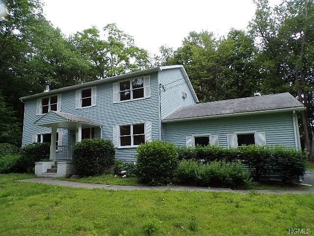1st image of 19 School House Ln