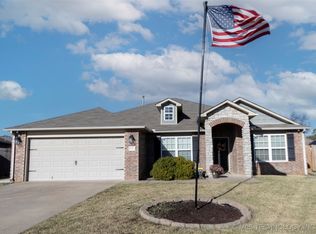 8703 E 126th Ct S, Bixby, OK 74008