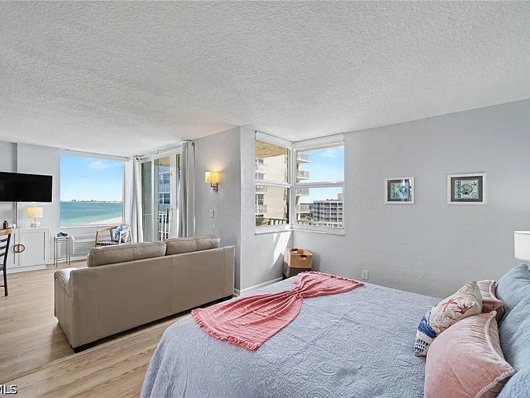 7330 Estero Blvd #906 — Photo 9