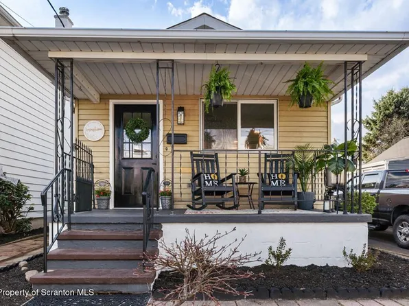 817 Lincoln St, Dickson City, PA 18519