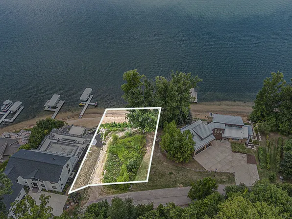 Beechwood Ave, Dowagiac, MI 49047