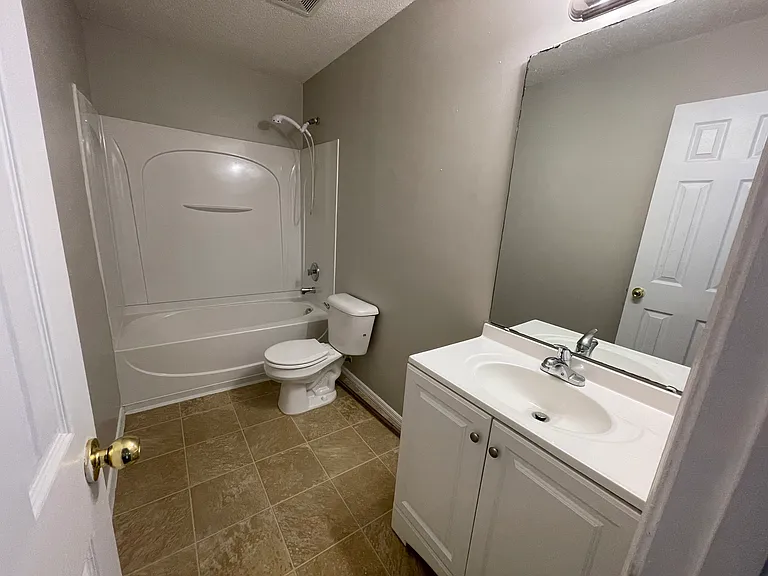 5 Bellmore Ct — Photo 25