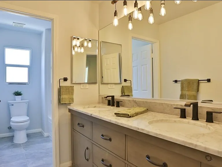 17637 Gladesworth Ln — Photo 13