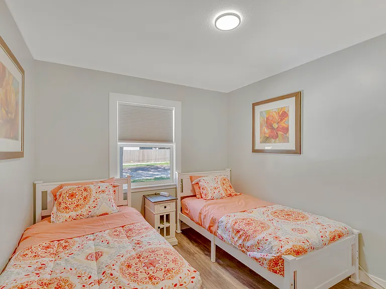 2079 N Betty Ln — Photo 14
