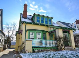 2009 E Kenwood Blvd, Milwaukee, WI 53211