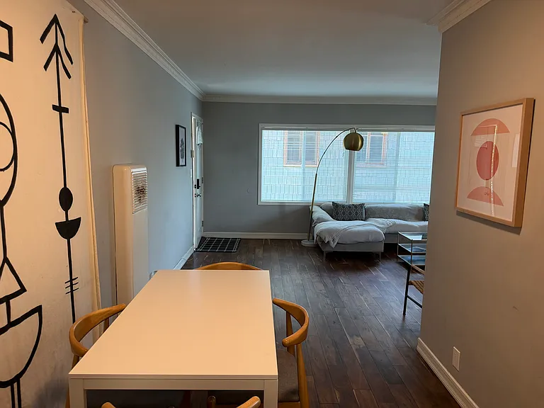 2244 W Adams Blvd #6 — Photo 4