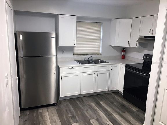 5th image of 7527 Lakeshore Dr #C & D
