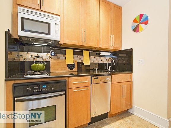 5th image of 12 W 72nd St APT 5H
