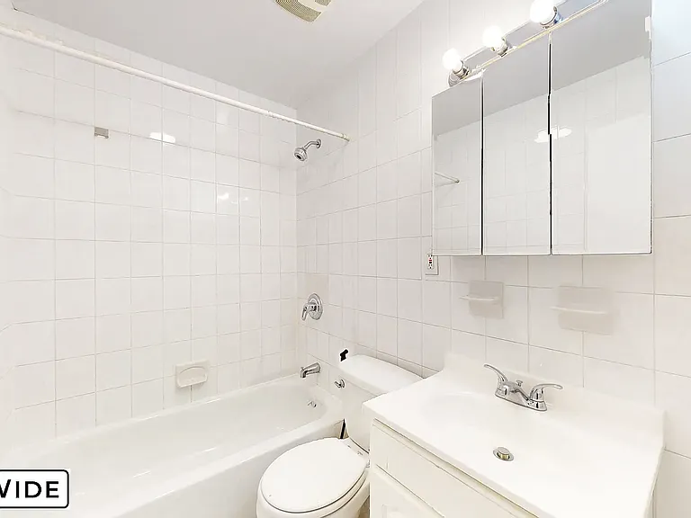 947 1st Ave #4 — Photo 3