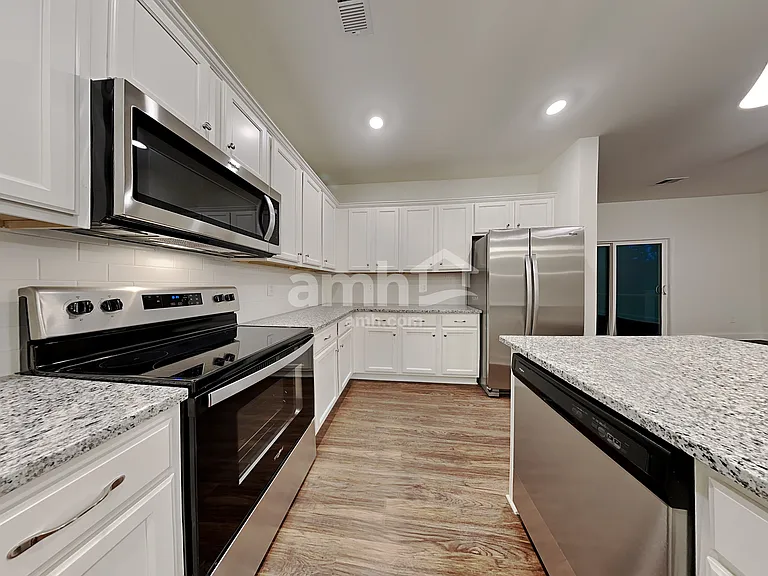 5065 Hudson Valley Dr — Photo 5