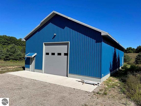 3rd image of 6469 Dutchman Bay Rd