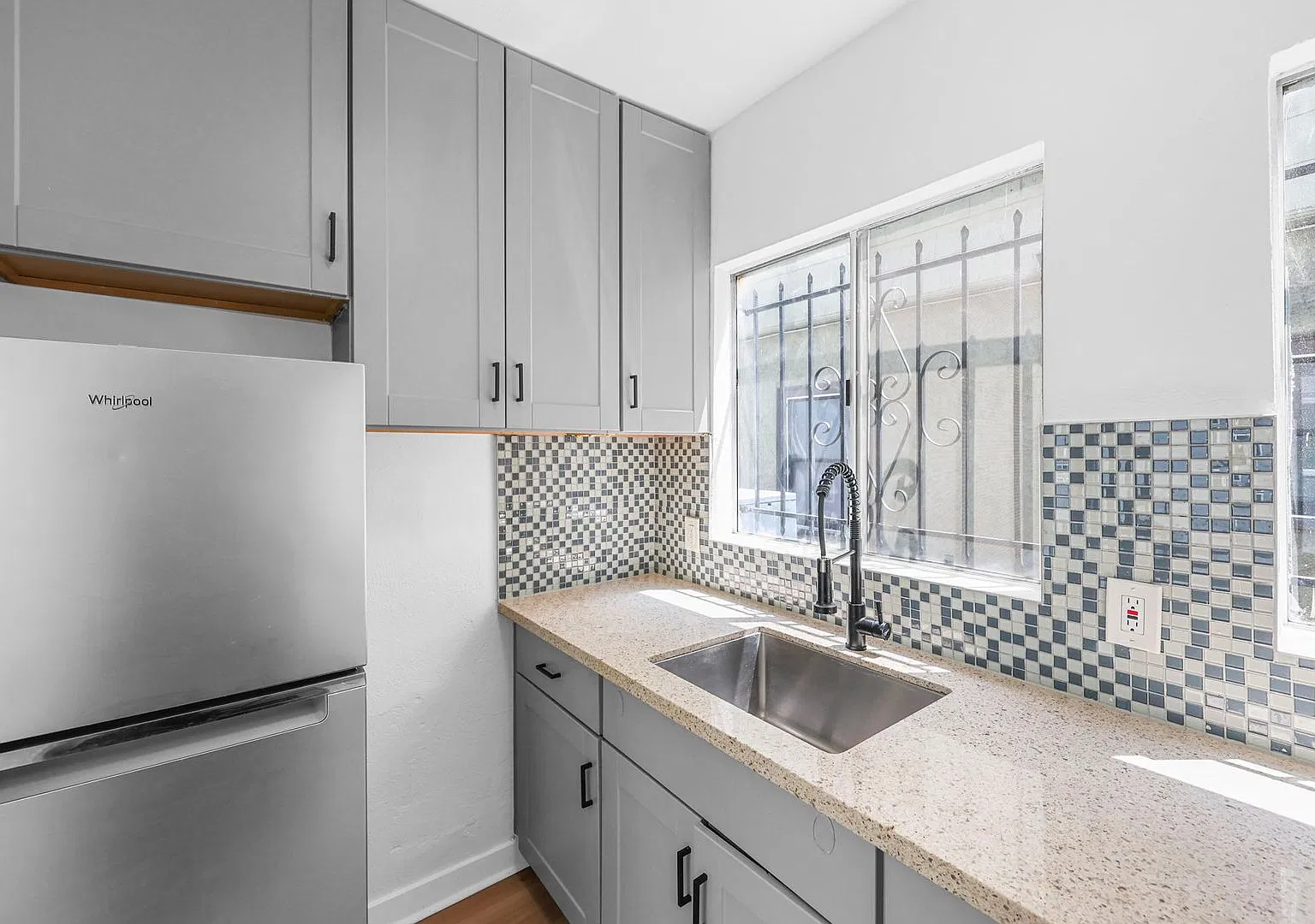 1326 1/4 Constance St — Photo 4