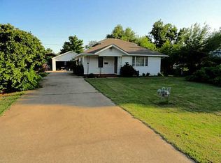 324 NW 2nd St, Moore, OK 73160