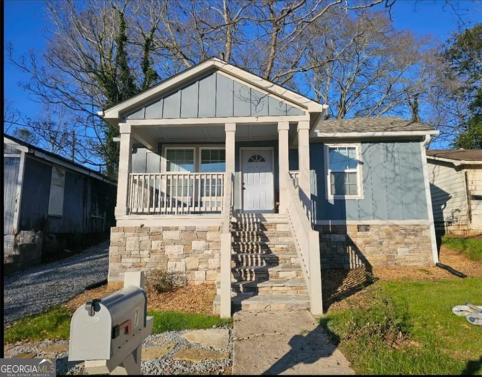 2 bed, 1.0 bath, $1,475 — Photo 1