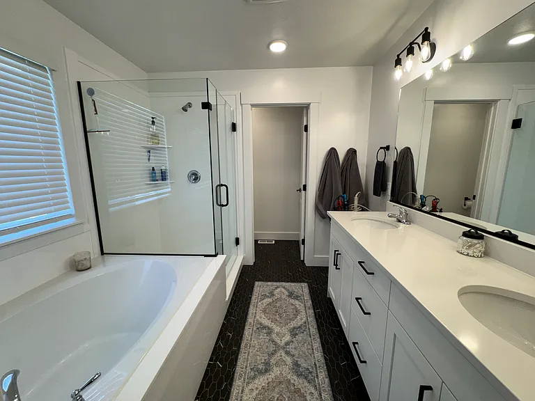 355 W 3085 S — Photo 45
