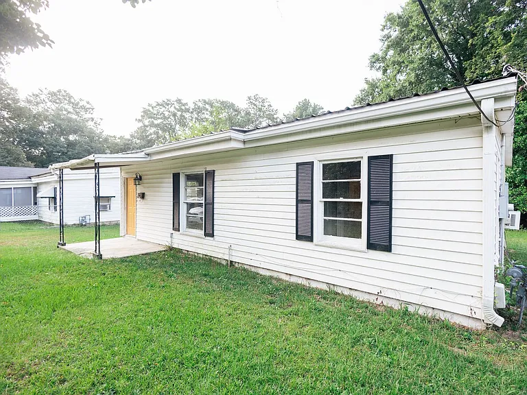 4170 Palace Ave — Photo 3