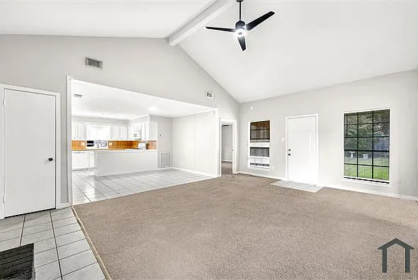 3 bed, 1379 sqft, $1,950 — Photo 3