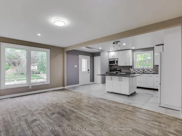 63 Renny Cres, London, ON N6E 2C4