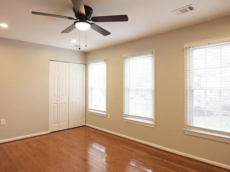 4427 Holly Ave — Photo 26
