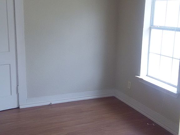 2nd image of 119 Regina St APT A