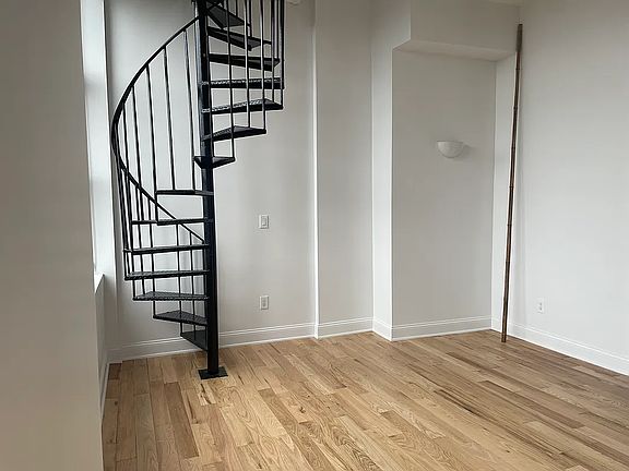 4th image of 176 Johnson St APT 8D