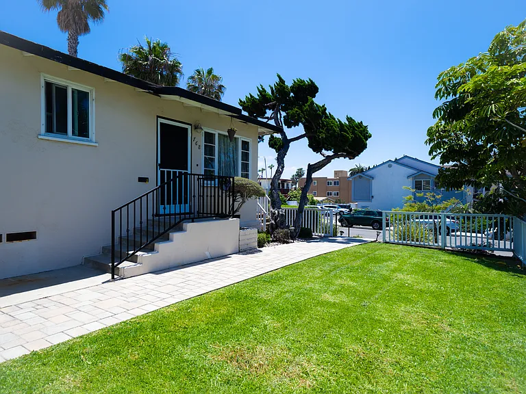 768 Tourmaline St — Photo 2