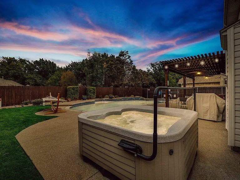 5832 Clear Creek Dr — Photo 46