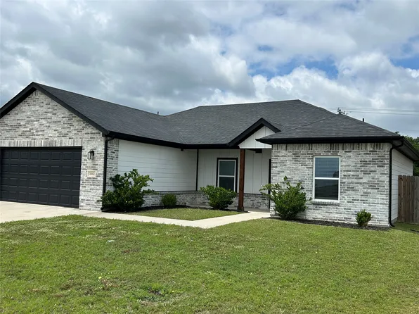 3840 Skylane Ave, Corsicana, TX 75110