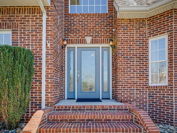 4th image of 408 Arrowhead Dr