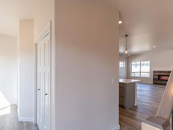 2nd image of 1118 Dahnovan Dr