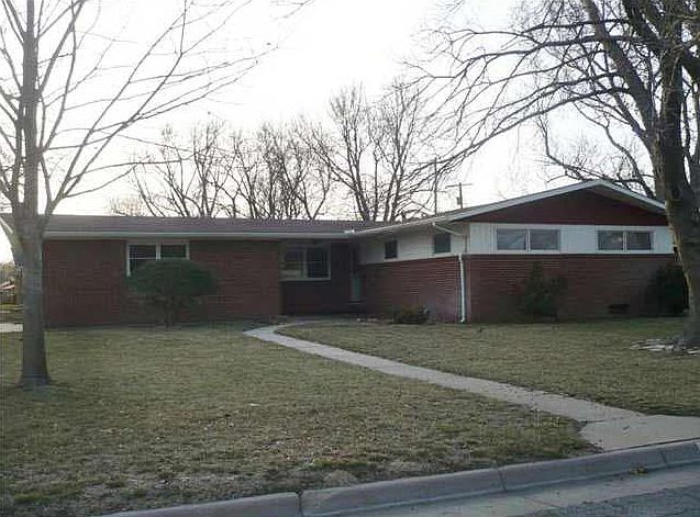 1st image of 2401 N Van Buren St #Hud-181227832