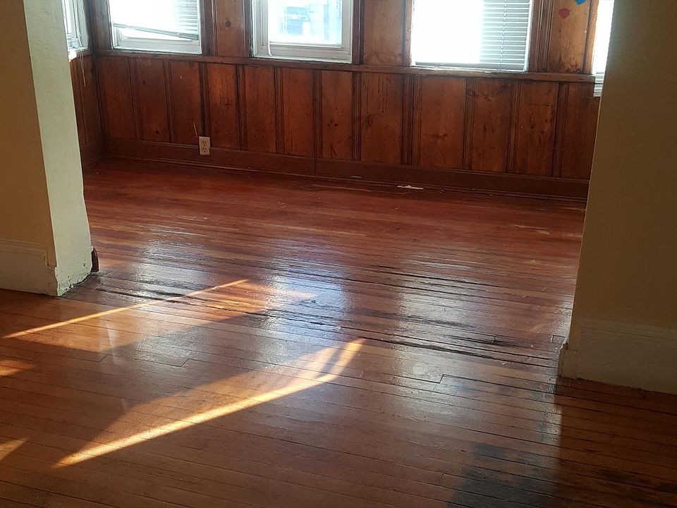 2nd image of 678 Morton St #2