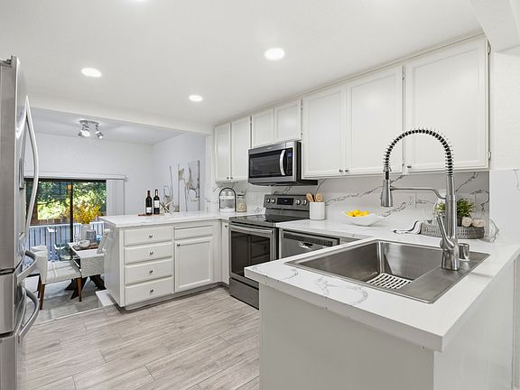 5th image of 664 Praderia Cir