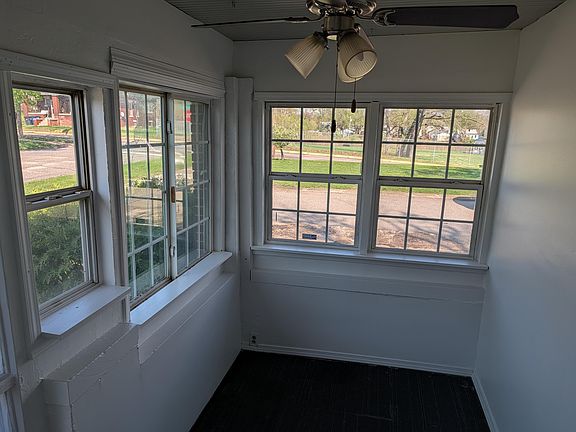 4th image of 715 Pearl St