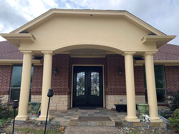 2nd image of 904 Mallard Pointe Dr