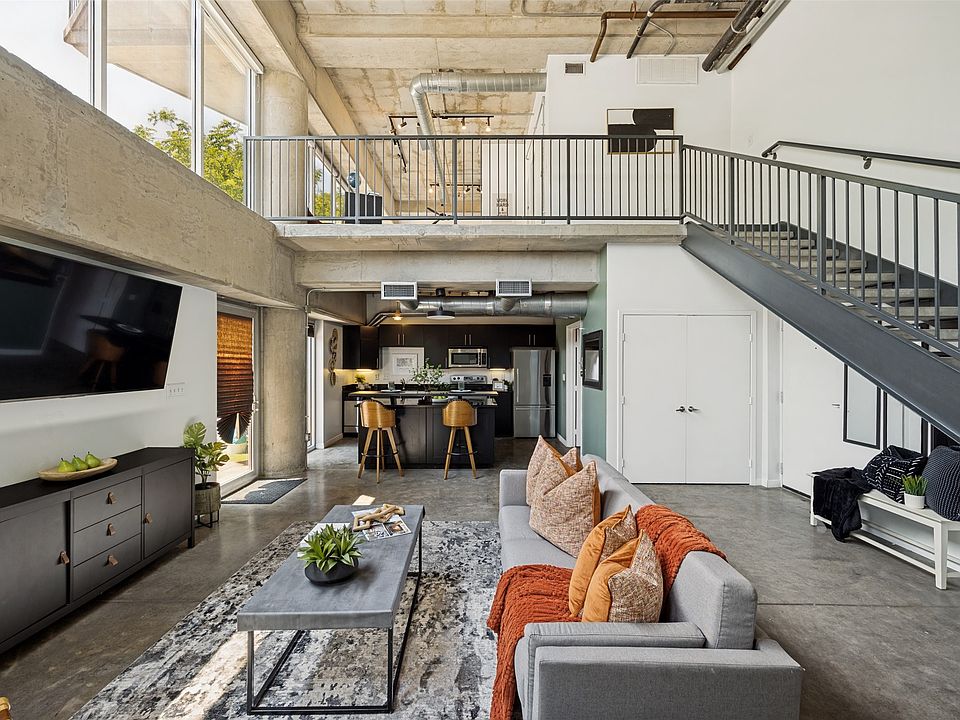 1st image of 1001 Belleview St #101