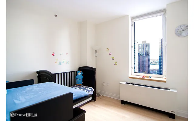 Rented by Douglas Elliman | media 16