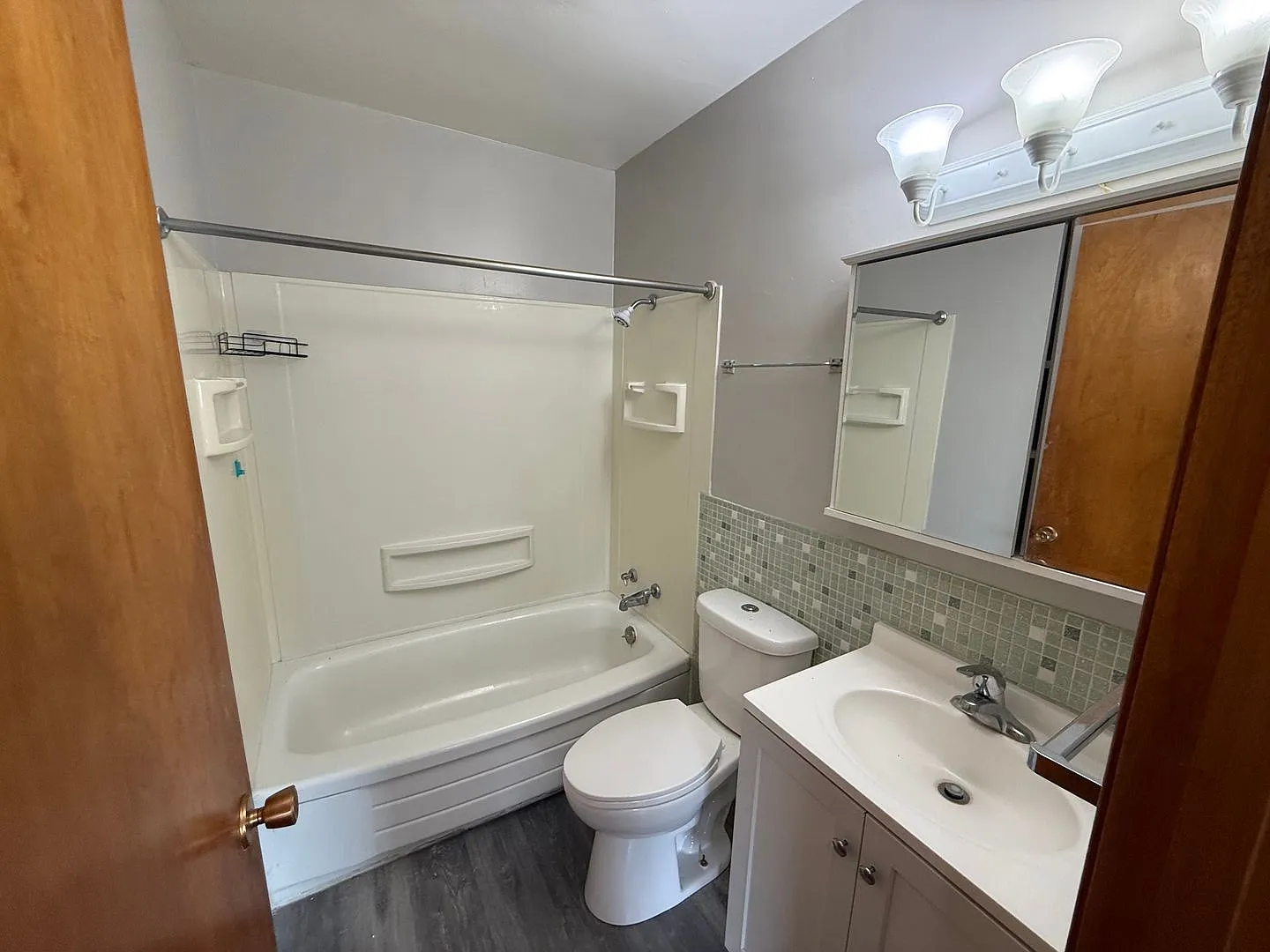 eld-SR (Sunrise Apartments) — Photo 4