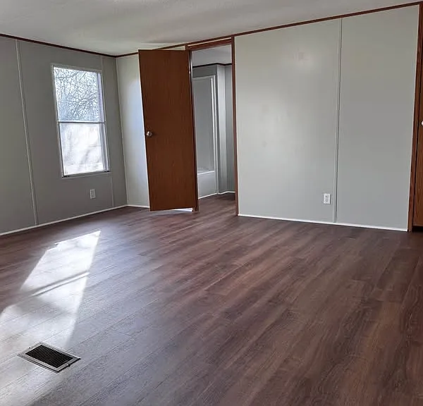 503 Rogers Rd — Photo 4